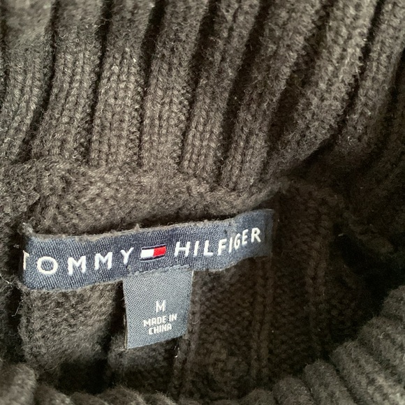 Tommy Hilfiger Women’s Sweater,Size M Black Color - Picture 2 of 3